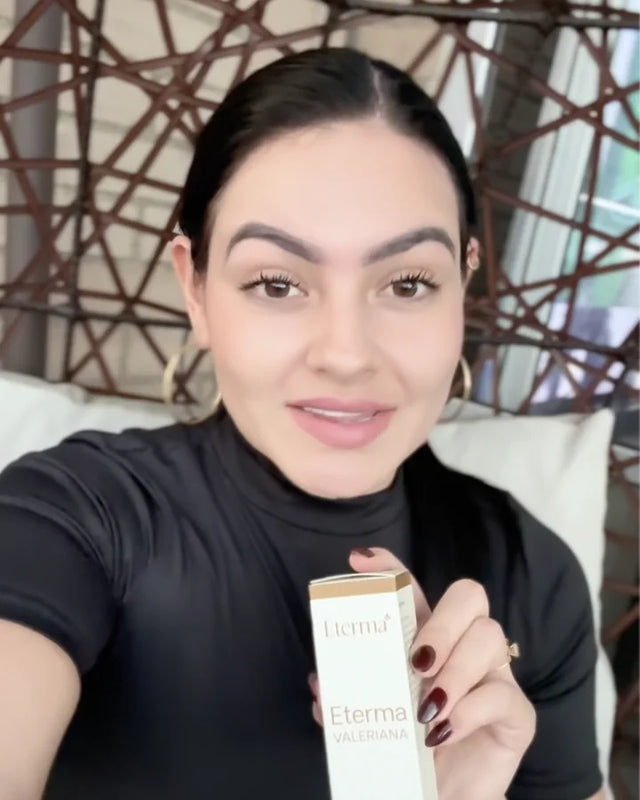 Mujer muestra Valeriana Eterma